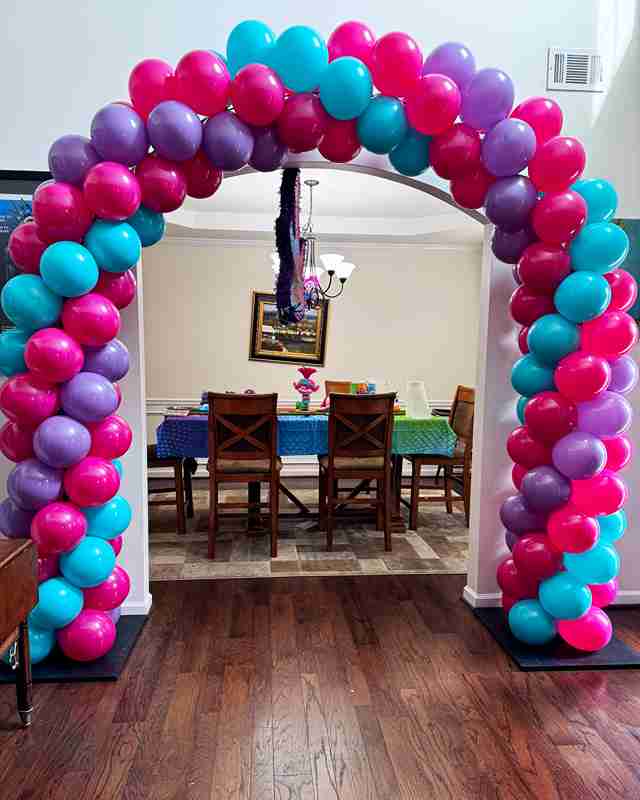 Trolls-themed balloon arch