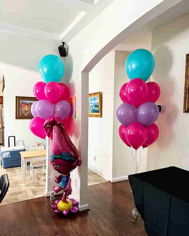 Trolls-themed balloon bouquets