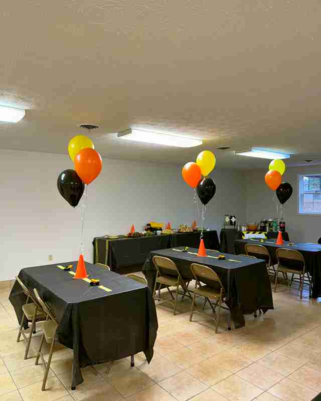 Construction-themed balloon centerpieces
