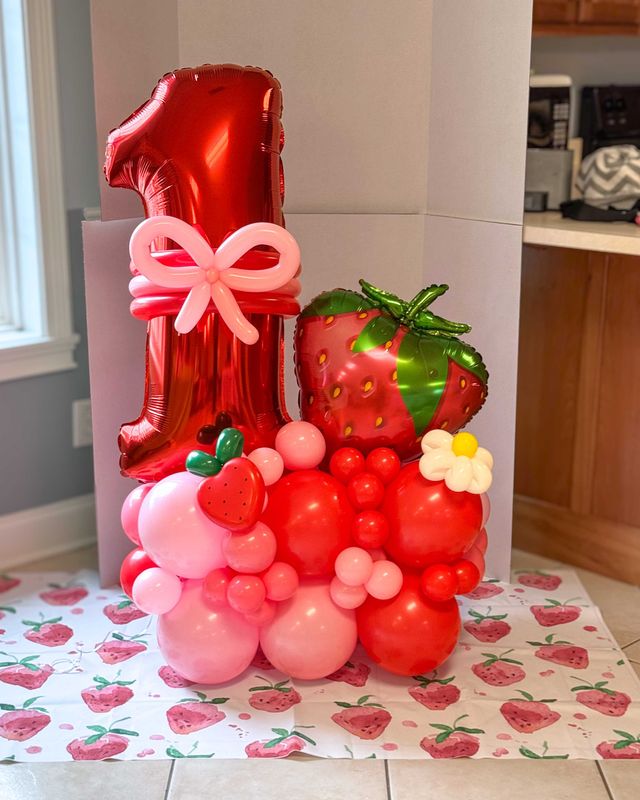 1st birthday balloon sculpture